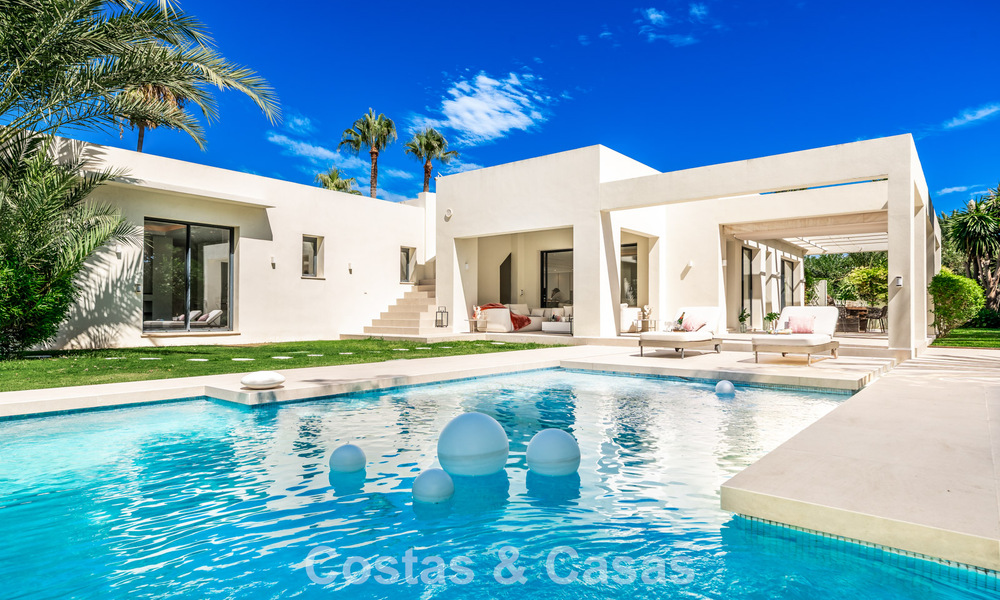 Villa modernista de lujo de una sola planta en venta a pocos pasos de la playa al este del centro de Marbella 786798