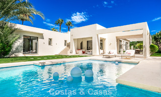 Villa modernista de lujo de una sola planta en venta a pocos pasos de la playa al este del centro de Marbella 786798