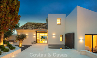 Villa familiar modernizada en venta en un atractivo entorno de golf en Nueva Andalucía, Marbella 786803 