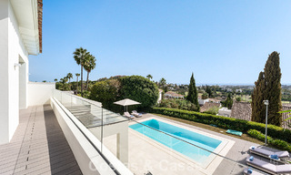Villa familiar modernizada en venta en un atractivo entorno de golf en Nueva Andalucía, Marbella 786806 