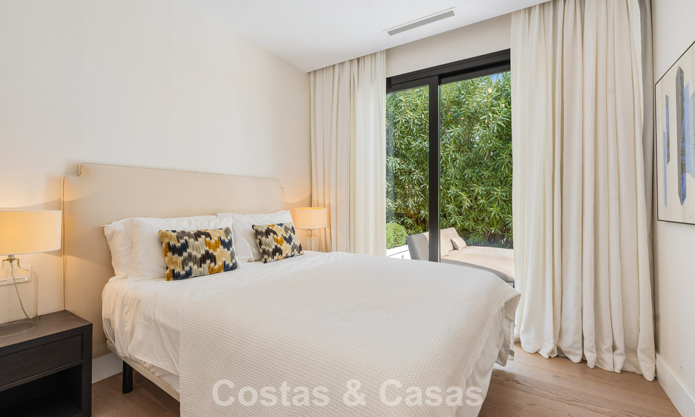 Villa familiar modernizada en venta en un atractivo entorno de golf en Nueva Andalucía, Marbella 786817
