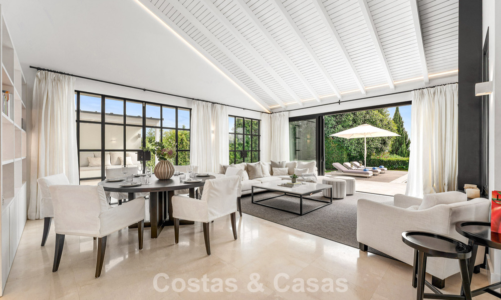 Villa familiar modernizada en venta en un atractivo entorno de golf en Nueva Andalucía, Marbella 786821