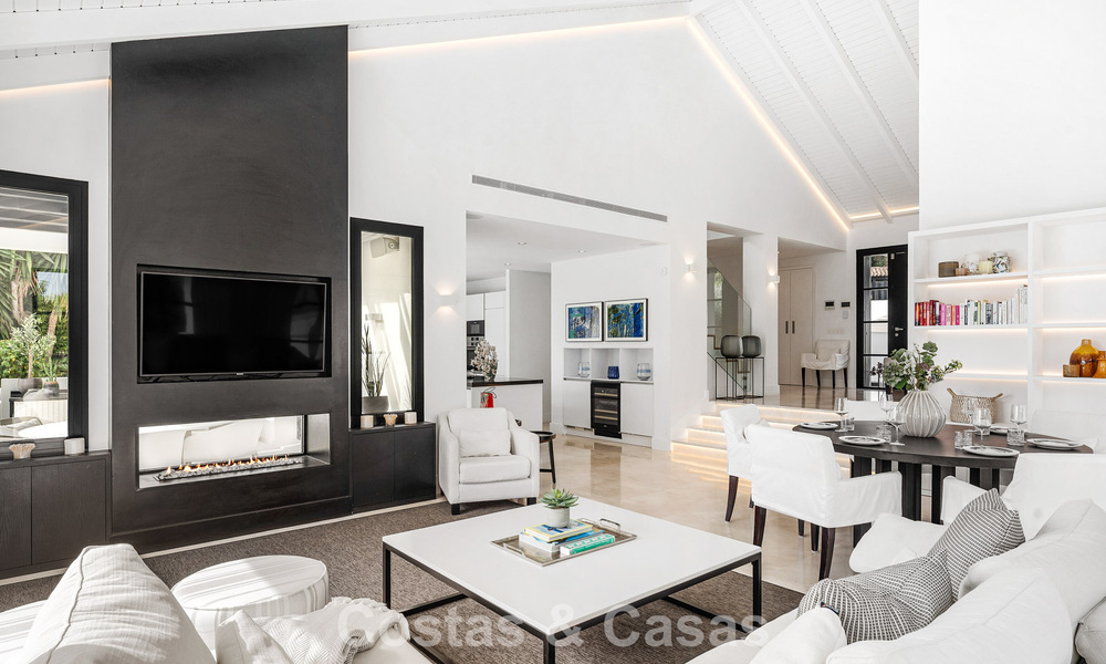 Villa familiar modernizada en venta en un atractivo entorno de golf en Nueva Andalucía, Marbella 786823
