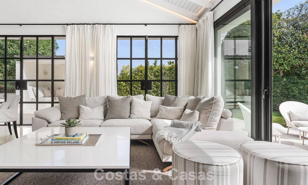 Villa familiar modernizada en venta en un atractivo entorno de golf en Nueva Andalucía, Marbella 786824