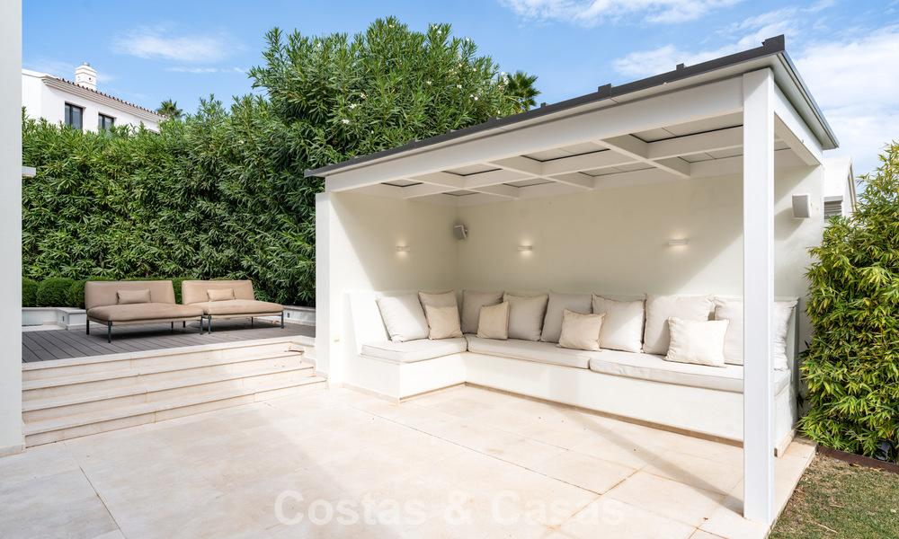 Villa familiar modernizada en venta en un atractivo entorno de golf en Nueva Andalucía, Marbella 786831