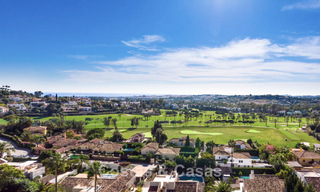 Villa familiar modernizada en venta en un atractivo entorno de golf en Nueva Andalucía, Marbella 786837 