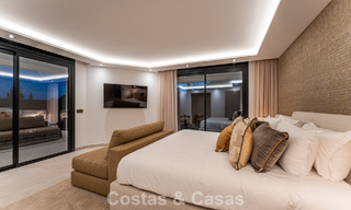 Lujosa villa renovada con vistas al mar en venta en la Milla de Oro de Marbella 786887 