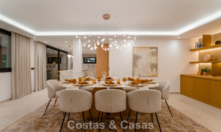 Lujosa villa renovada con vistas al mar en venta en la Milla de Oro de Marbella 786891 