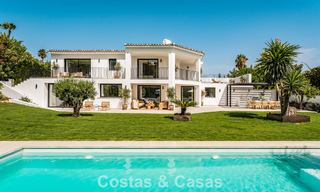 Lujosa villa renovada con vistas al mar en venta en la Milla de Oro de Marbella 786894 