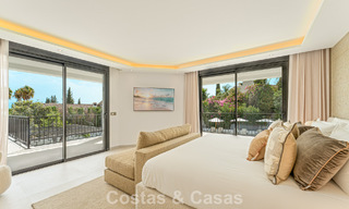 Lujosa villa renovada con vistas al mar en venta en la Milla de Oro de Marbella 786912 