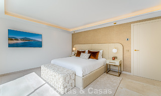 Lujosa villa renovada con vistas al mar en venta en la Milla de Oro de Marbella 786925 