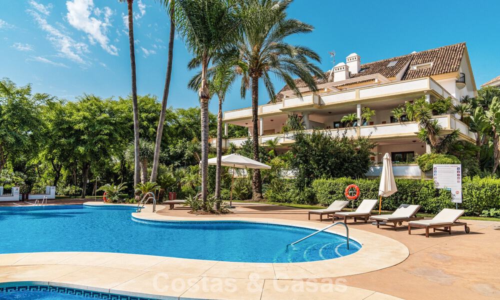 Ático dúplex contemporáneo en venta en una urbanización segura en la prestigiosa Milla de Oro de Marbella 786966