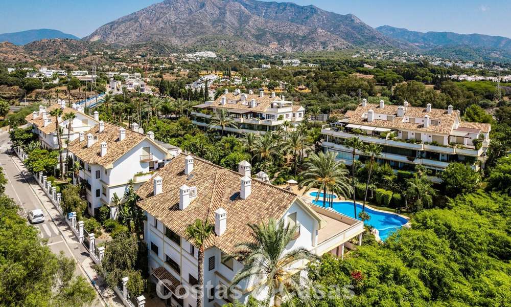 Ático dúplex contemporáneo en venta en una urbanización segura en la prestigiosa Milla de Oro de Marbella 786971