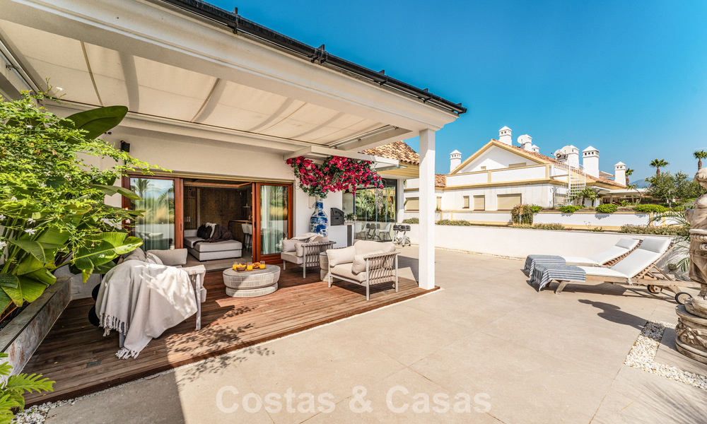 Ático dúplex contemporáneo en venta en una urbanización segura en la prestigiosa Milla de Oro de Marbella 786973