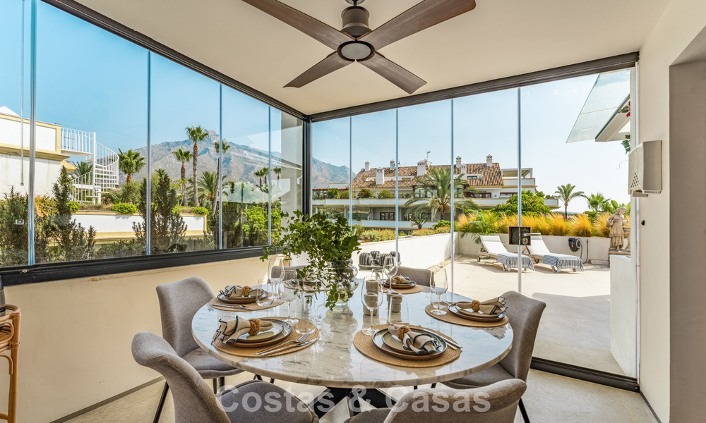 Ático dúplex contemporáneo en venta en una urbanización segura en la prestigiosa Milla de Oro de Marbella 786976