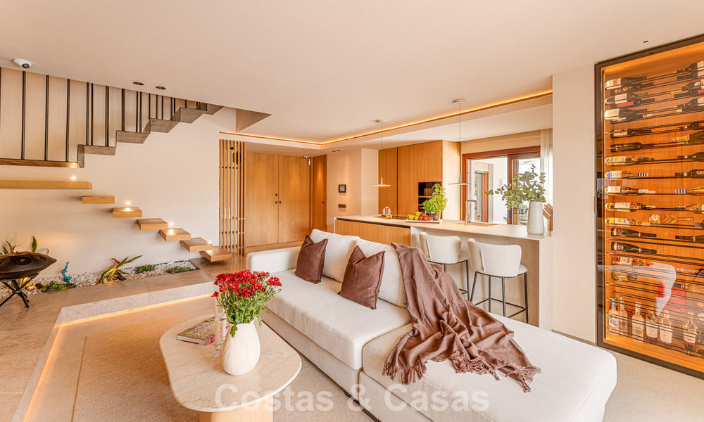 Ático dúplex contemporáneo en venta en una urbanización segura en la prestigiosa Milla de Oro de Marbella 786983