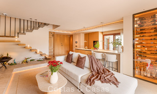 Ático dúplex contemporáneo en venta en una urbanización segura en la prestigiosa Milla de Oro de Marbella 786983 