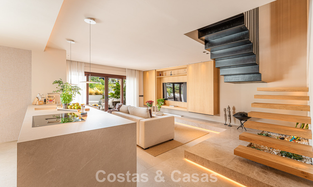 Ático dúplex contemporáneo en venta en una urbanización segura en la prestigiosa Milla de Oro de Marbella 786984