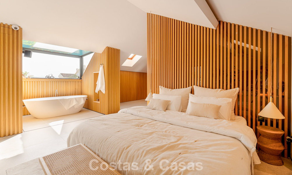 Ático dúplex contemporáneo en venta en una urbanización segura en la prestigiosa Milla de Oro de Marbella 786987