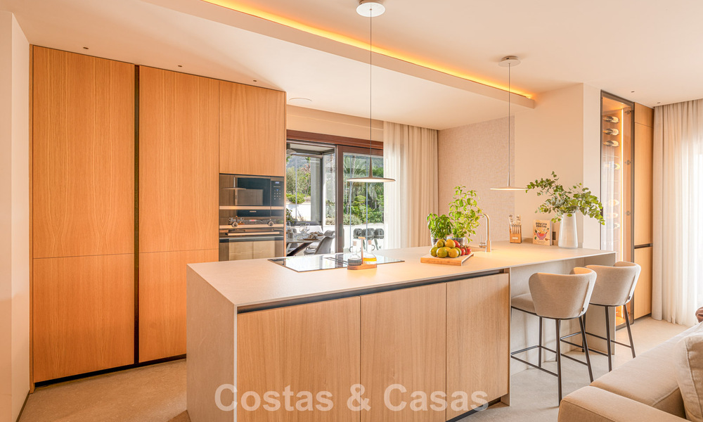 Ático dúplex contemporáneo en venta en una urbanización segura en la prestigiosa Milla de Oro de Marbella 786990