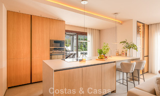Ático dúplex contemporáneo en venta en una urbanización segura en la prestigiosa Milla de Oro de Marbella 786990 