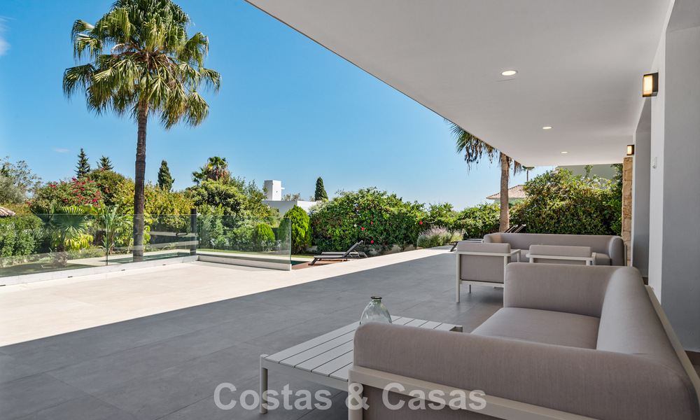 Villa de lujo mediterránea moderna en venta cerca de todos los servicios en Guadalmina y San Pedro, Marbella 786840