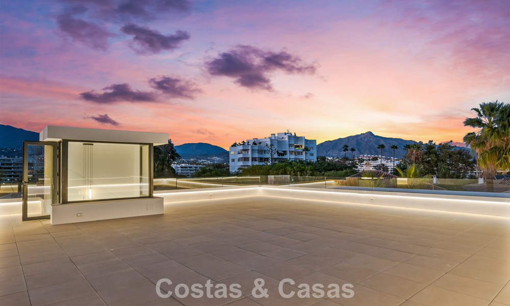 Villa de lujo mediterránea moderna en venta cerca de todos los servicios en Guadalmina y San Pedro, Marbella 786845