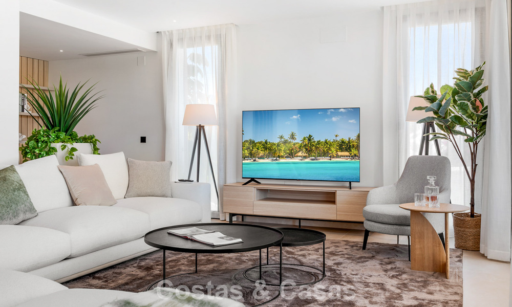 Villa de lujo mediterránea moderna en venta cerca de todos los servicios en Guadalmina y San Pedro, Marbella 786856