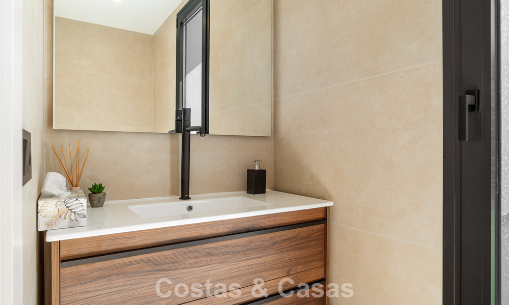 Villa de lujo mediterránea moderna en venta cerca de todos los servicios en Guadalmina y San Pedro, Marbella 786870