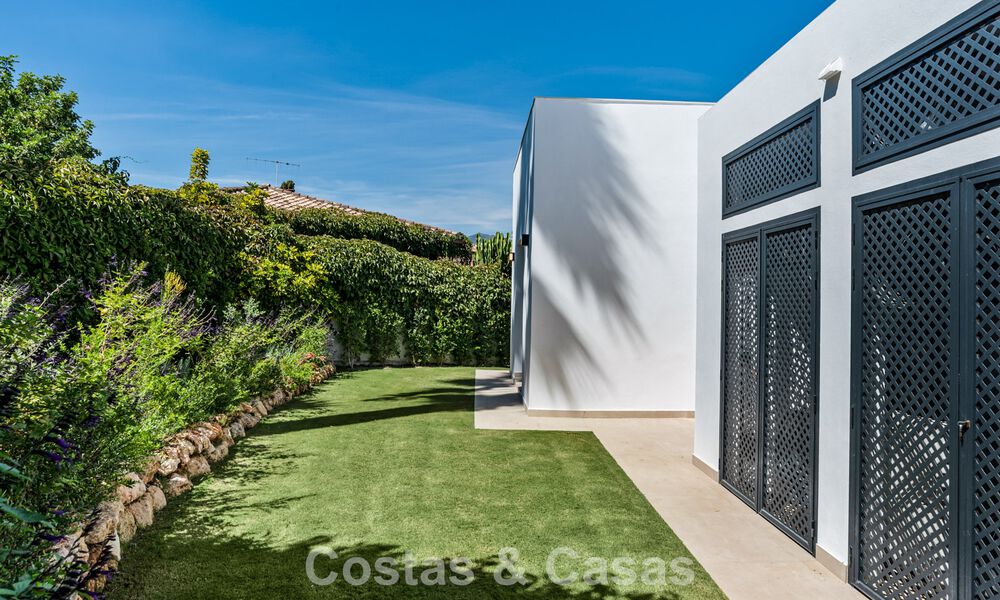 Villa de lujo mediterránea moderna en venta cerca de todos los servicios en Guadalmina y San Pedro, Marbella 786876