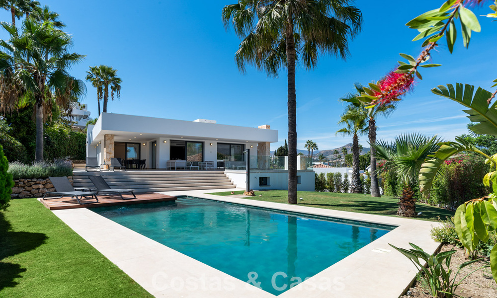 Villa de lujo mediterránea moderna en venta cerca de todos los servicios en Guadalmina y San Pedro, Marbella 786879