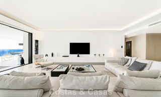 Apartamento con vistas al mar, en venta, en primera línea de playa en la Nueva Milla de Oro, entre Marbella y Estepona 786957 
