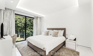 Apartamento con vistas al mar, en venta, en primera línea de playa en la Nueva Milla de Oro, entre Marbella y Estepona 786961 