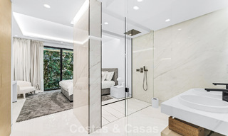 Apartamento con vistas al mar, en venta, en primera línea de playa en la Nueva Milla de Oro, entre Marbella y Estepona 786962 