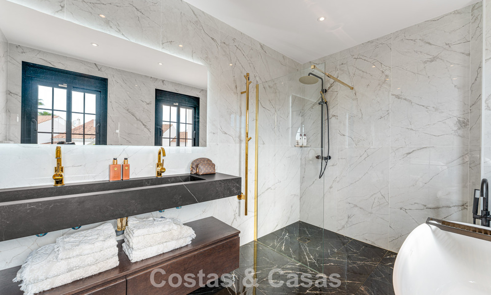 Lujosa villa mediterránea en venta cerca de todos los servicios en la Nueva Milla de Oro, cerca de San Pedro - Marbella 787057