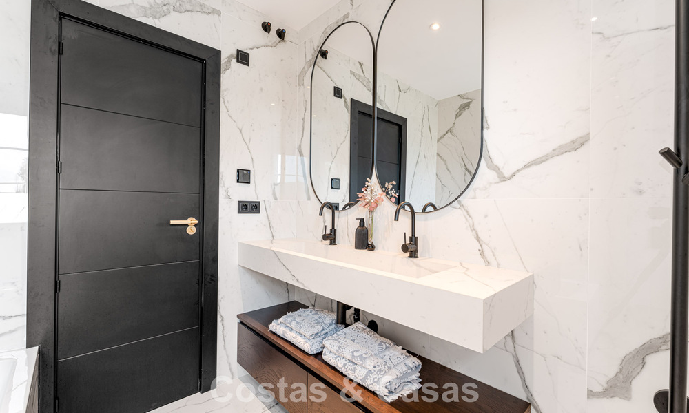 Lujosa villa mediterránea en venta cerca de todos los servicios en la Nueva Milla de Oro, cerca de San Pedro - Marbella 787058