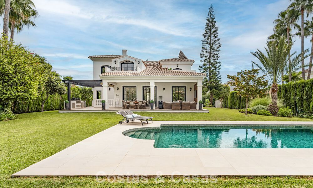 Lujosa villa mediterránea en venta cerca de todos los servicios en la Nueva Milla de Oro, cerca de San Pedro - Marbella 787064