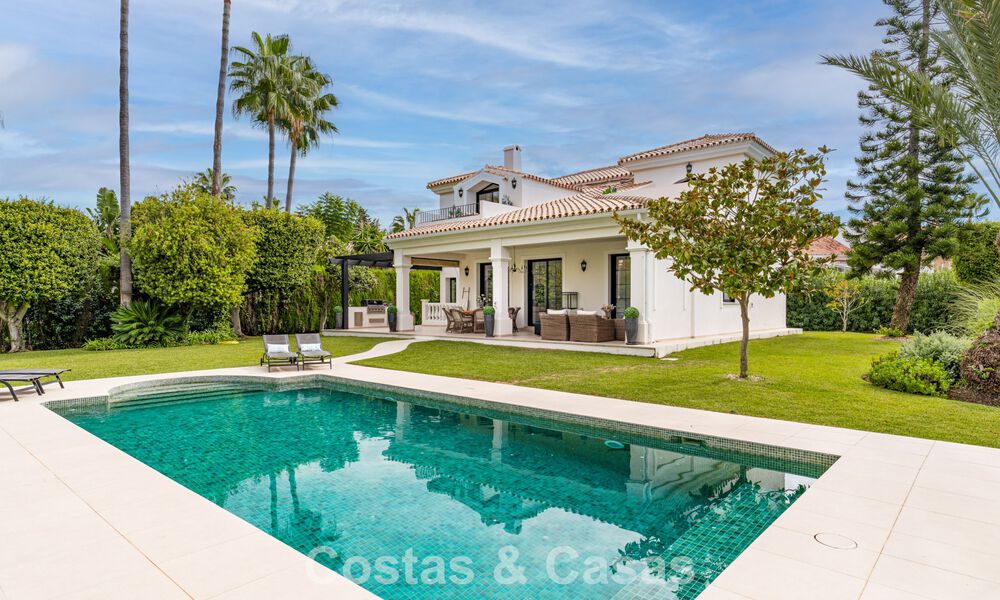 Lujosa villa mediterránea en venta cerca de todos los servicios en la Nueva Milla de Oro, cerca de San Pedro - Marbella 787068