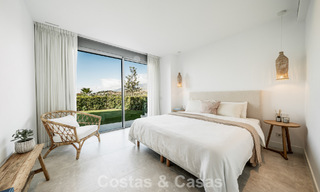 Moderno apartamento de 4 dormitorios, listo para entrar a vivir, en venta en un resort de lujo al este del centro de Marbella 787089 