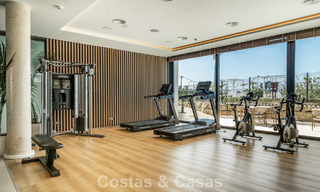 Moderno apartamento de 4 dormitorios, listo para entrar a vivir, en venta en un resort de lujo al este del centro de Marbella 787090 