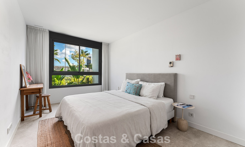 Moderno apartamento de 4 dormitorios, listo para entrar a vivir, en venta en un resort de lujo al este del centro de Marbella 797841