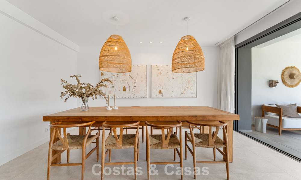 Moderno apartamento de 4 dormitorios, listo para entrar a vivir, en venta en un resort de lujo al este del centro de Marbella 797858