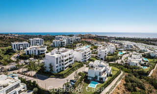 Moderno apartamento de 4 dormitorios, listo para entrar a vivir, en venta en un resort de lujo al este del centro de Marbella 797869 