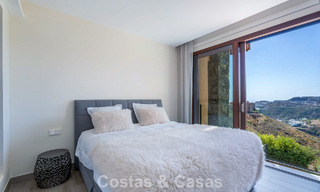 Apartamento moderno, listo para entrar a vivir en venta en un complejo de golf en las colinas de Marbella - Benahavís 787123 