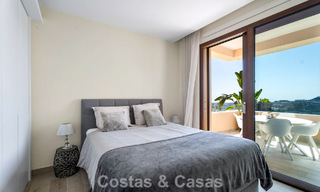 Apartamento moderno, listo para entrar a vivir en venta en un complejo de golf en las colinas de Marbella - Benahavís 787126 