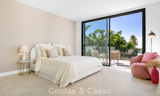 Villa de lujo lista para entrar a vivir con arquitectura contemporánea en venta a dos pasos de la playa, Marbella Este 787162 
