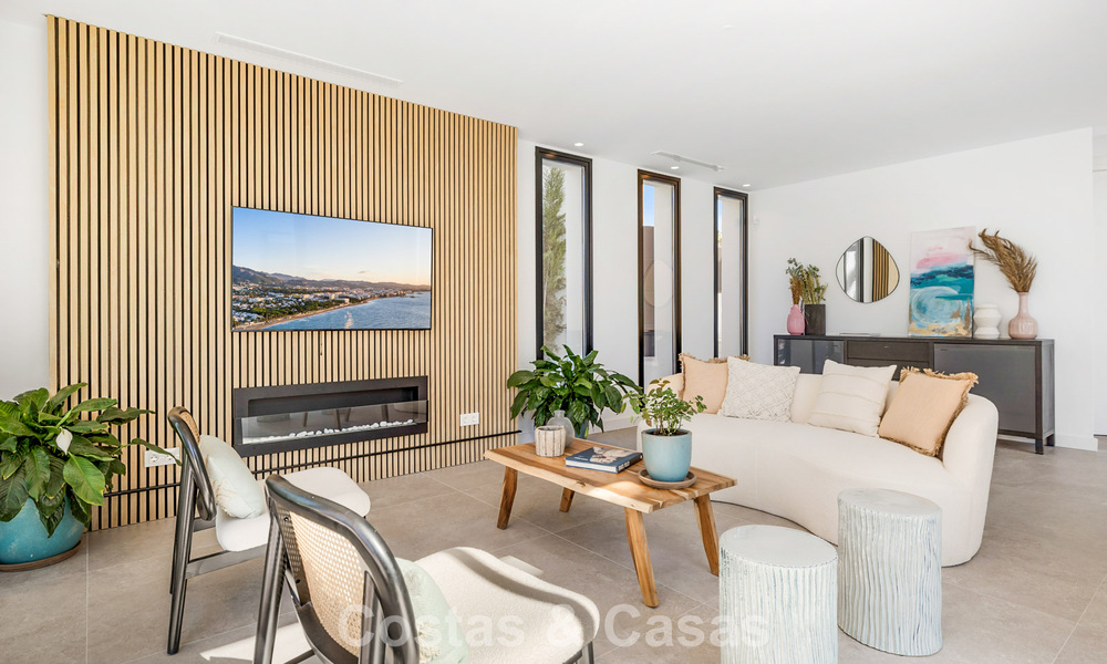 Villa de lujo lista para entrar a vivir con arquitectura contemporánea en venta a dos pasos de la playa, Marbella Este 787166