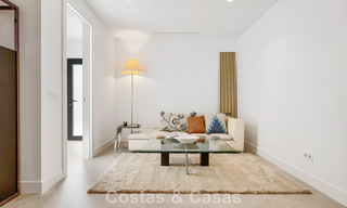 Villa de lujo lista para entrar a vivir con arquitectura contemporánea en venta a dos pasos de la playa, Marbella Este 787180 