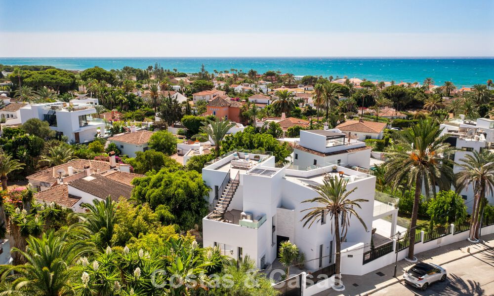 Villa de lujo lista para entrar a vivir con arquitectura contemporánea en venta a dos pasos de la playa, Marbella Este 787187