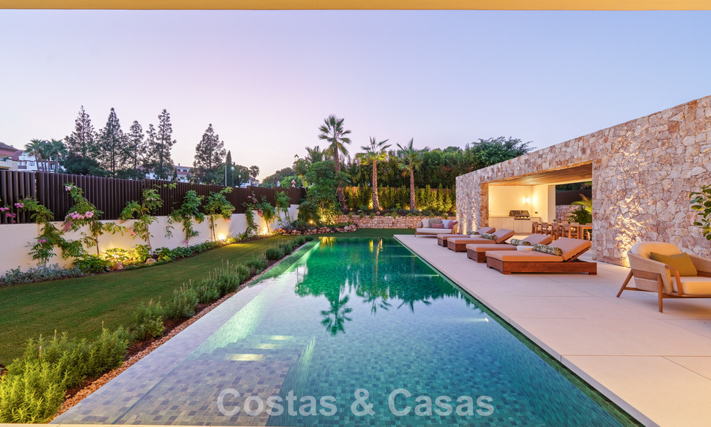 Villa de lujo de vanguardia en venta en una tranquila zona residencial de la Milla de Oro de Marbella 787213